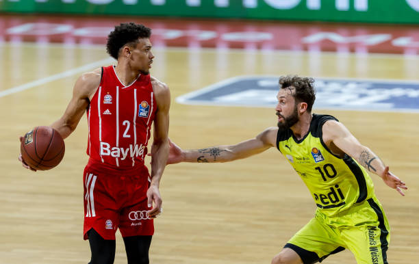 前锋在比赛 前锋在比赛